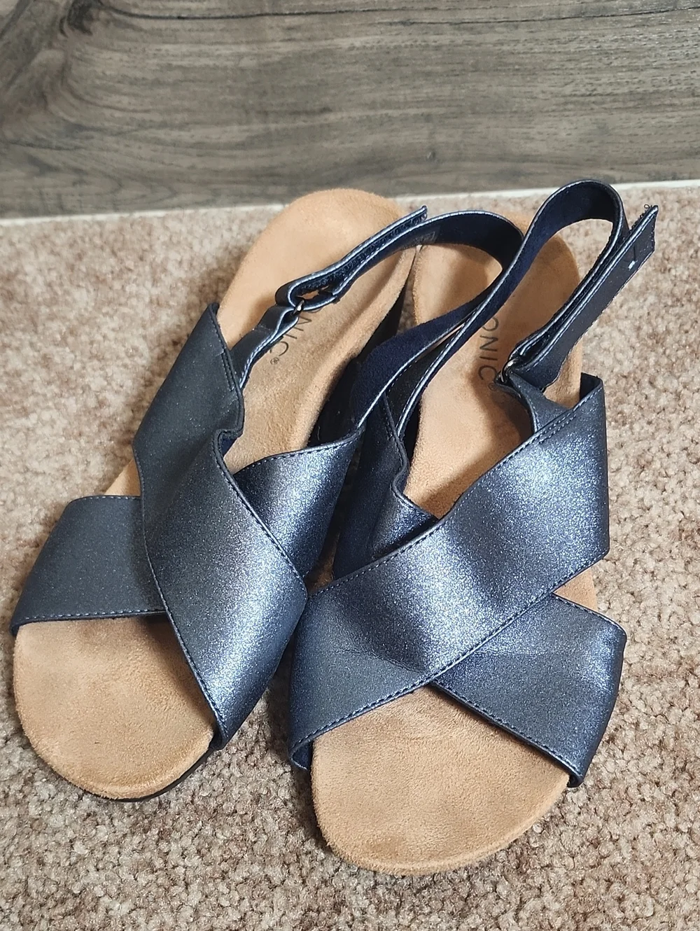 Vionic Mckenna Wedge Sandal In Navy Metallic NWOT - Picture 2 of 12